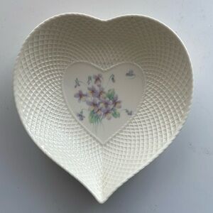 Bone China dish with violets